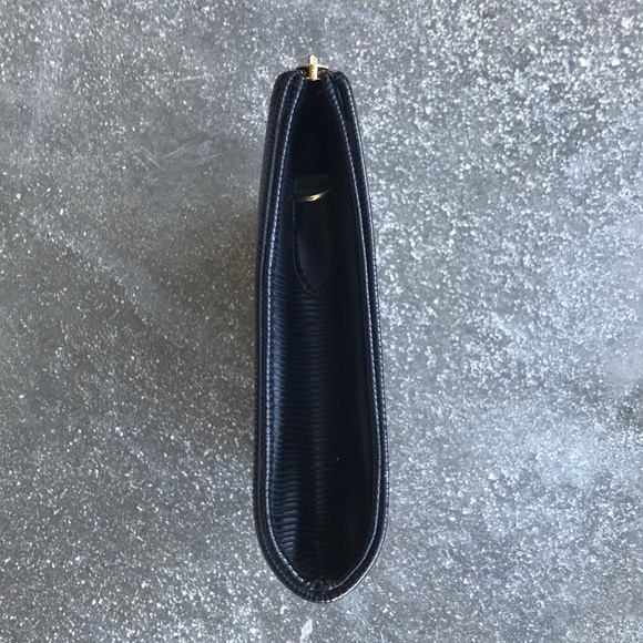 Black Clutch - Picture 4 of 7